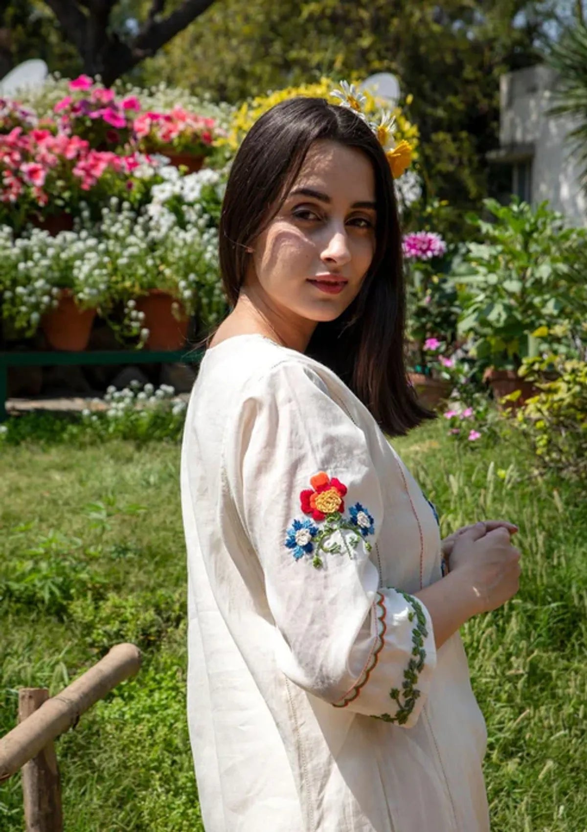 White Cotton Floral Embroidered Kurti Set