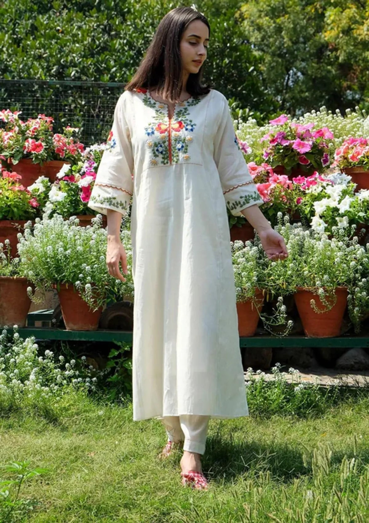 White Cotton Floral Embroidered Kurti Set